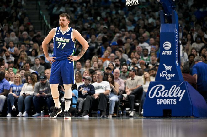 Luka Dončić še vedno zamišljeno išče izhod iz zapletenega labirinta. FOTO: Jerome Miron/USA Today Sports
