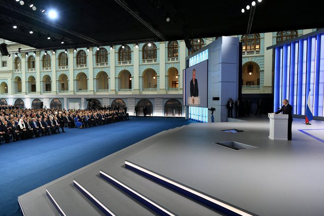 Čeprav je ost Putinove kritike uperjena predvsem proti Ukrajincem, pa se v bistvu tiče tudi drugih Slovanov.

FOTO: Maksim Blinov/via Reuters
