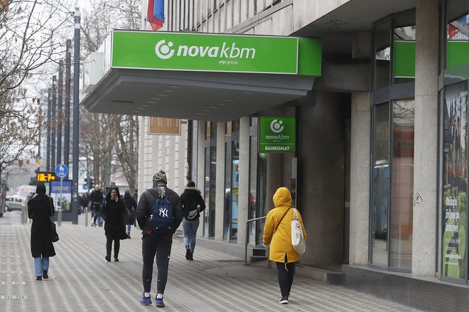 Madžarska postaja čedalje pomembnejša investitorica v Sloveniji, tudi s tem, ko je OTP kupila Novo KBM in jo že obarvala v svojo zeleno barvo. FOTO:&nbsp;Leon Vidic/Delo
