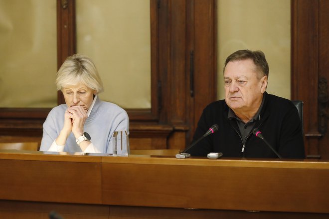 Direktorica Zdravstvenega doma Ljubljana Antonija Poplas Susič in župan Zoran Janković na novinarsko konferenci 17. januarja. FOTO LEON VIDIC/DELO
