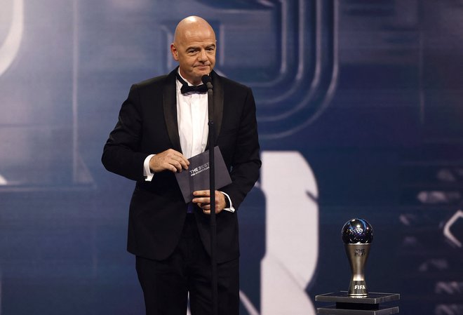 Predsednik Fife Gianni Infantino med nedavno podelitvijo nagrad Fifa best. FOTO: Sarah Meyssonnier/Reuters
