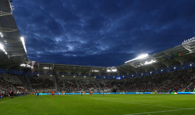 Za stadione prihodnosti imajo evropski navijači veliko želja, želijo si izkušnje virtualne resničnosti, ki bi prikazovala igralčev pogled. FOTO: Aleksandra Szmigiel/Reuters
