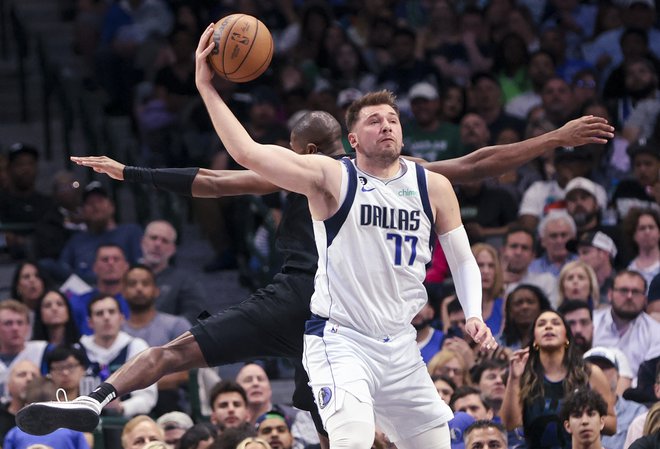 Luka Dončić bo danes opravil pregled z magnestno resonanco. FOTO: Kevin Jairaj/Usa Today Sports
