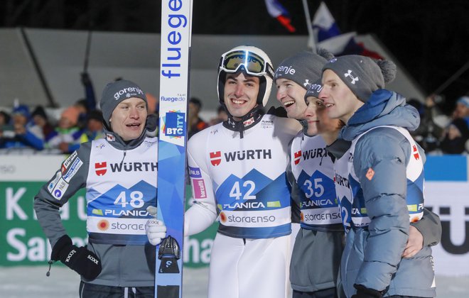 Slovenski smučarski skakalci so po zadnjih uspehih na nordijskem SP v Planici z velikimi pričakovanji odpotovali tudi na Norveško.&nbsp;FOTO: Matej Družnik/Delo
