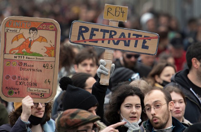 Zadnji množični protesti proti pokojninski reformi so v Franciji potekali v torek, naslednji so napovedani za soboto. FOTO: Fred Tanneau/AFP
