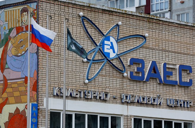 Največja nuklearka v Evropi je pod ruskim nadzorom od marca lani. FOTO: Alexander Ermochenko/Reuters
