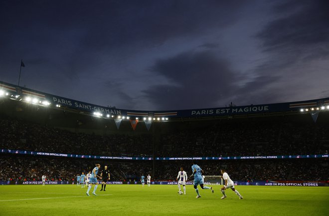 Oktobrska tekma francoske ligue 1 na Parku princev med PSG in Troyesom. FOTO: Sarah Meyssonnier/Reuters
