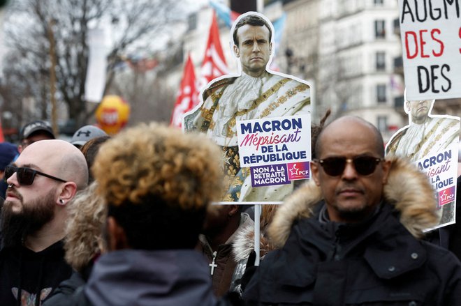 Kritiki Emmanuela Macrona so v njegovi osmomarčevski pobudi, da se abortus vpiše v ustavo, prepoznali željo po preusmeritvi pozornosti s pokojninske reforme.

FOTO:&nbsp;Benoit Tessier/Reuters
