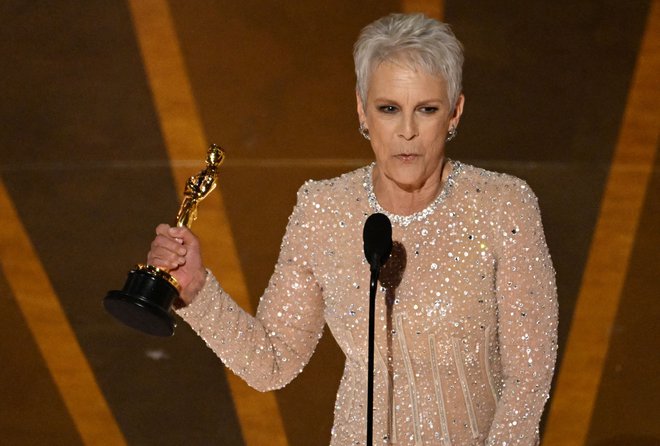 Jamie Lee Curtis je dobila oskarja za najboljšo stransko žensko vlogo. FOTO: Patrick T. Fallon/AFP
