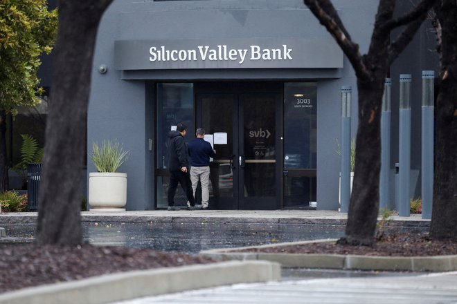 Sedež Silicon Valley Bank v kalifornijski Santa Clari FOTO: Nathan Frandino/Reuters
