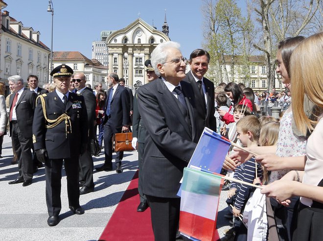 Leta 2015 je predsednik republike Borut Pahor v Ljubljani sprejel italijanskega kolega Sergia Mattarello. FOTO: Matej Družnik/Delo
