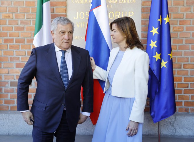 Slovenska zunanja ministrica Tanja Fajon in njen italijanski kolega Antonio Tajani sta se zavzela za trdne vezi znotraj Evropske unije in za čimprejšnjo integracijo Zahodnega Balkana. FOTO: Jože Suhadolnik/Delo
