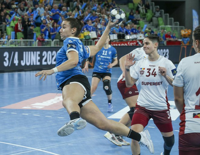 Tjaša Stanko je dosegla zadnji gol na tekmi. FOTO: Jože Suhadolnik
