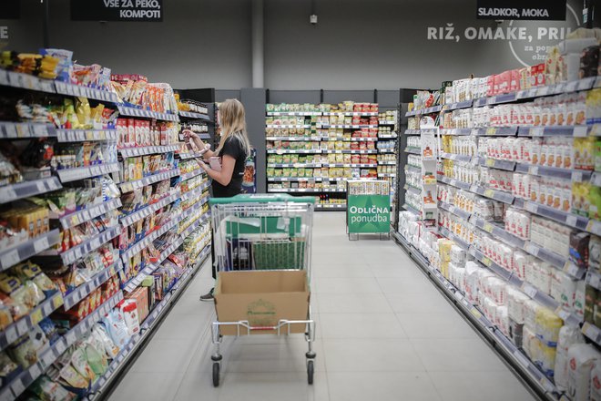 &raquo;Pri Tušu smo prepoznali, da so posredovani delavci opravljali delo preko zakonsko dovoljenega delovnega časa. Poleg tega smo ugotovili številne druge kršitve, vendar zaradi nezaključenih postopkov o njih ne moremo poročati,&laquo; pravijo na inšpektoratu za delo. FOTO: Uroš Hočevar
