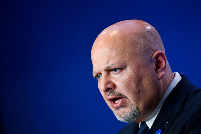 Glavni tožilec Mednarodnega kazenskega sodišča (ICC) Karim Khan meni, da bi lahko vojna v Ukrajini obudila sistem mednarodnega kazenskega pravosodja. Foto: Piroschka van de Wouw/Reuters
