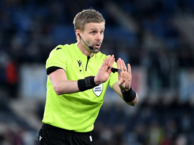 Švedski sodnik Glenn Nyberg je prejšnji teden sodil na tekmi Lazio vs. AZ Alkmaar.&nbsp;FOTO: Alberto Lingria/Reuters
