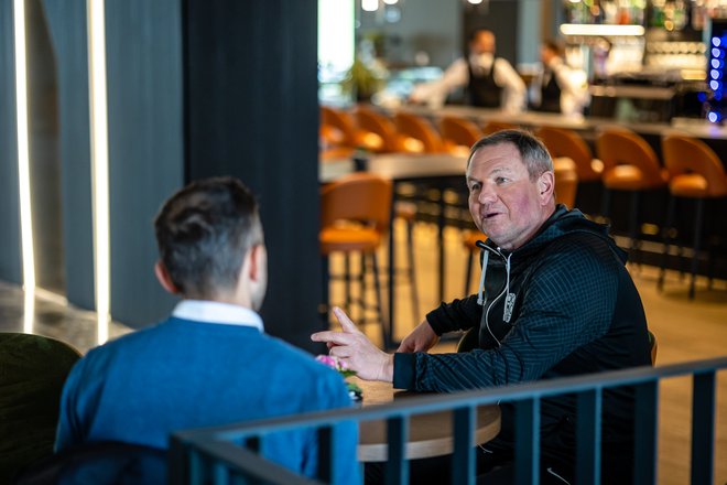 Matjaž Kek je previdno samozavesten in optimističen pred prvo tekmo v kvalifikacijah za euro 2024 v Nemčiji. FOTO: Črt Piksi
