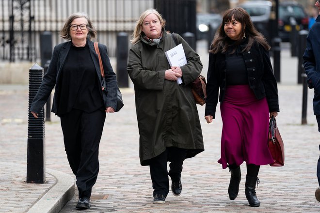 Veliko težav, opisanih v poročilu, je po besedah baronice Louise Casey (na sredini) znanih že od prej, toda policijska kultura je preprečila, da bi jih resno obravnavali. Foto: Kirsty O&#39;Connor/ Reuters
