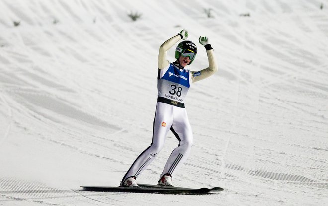 Tako se je Peter Prevc 14. februarja 2015 veselil rekordnega poleta, dolgega 250 metrov. FOTO:&nbsp;Vegard Wivestad Grott/AFP
