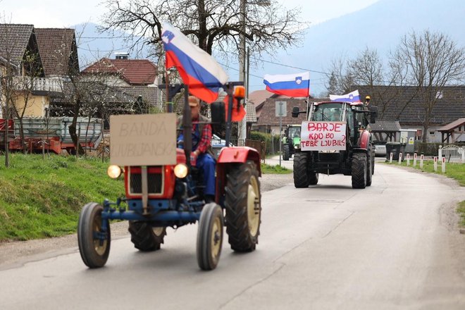 Protest kmetov&nbsp;na Barju. FOTO: Črt Piksi/Delo
