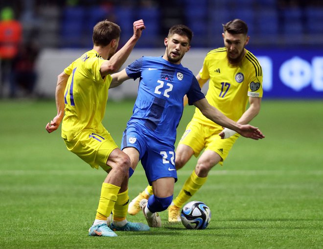 Adam Gnezda Čerin sodi v mlajši del igralcev slovenske reprezentance, ki je bil v Kazahstanu tudi najboljši. FOTO: Pavel Mihejev/Reuters
