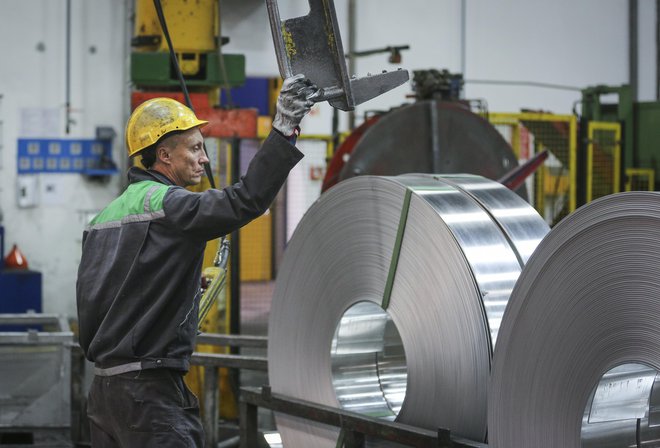 Dva dni po predstavitvi predloga komisije je pri nas Talum sporočil, da bo prenehal proizvajati aluminij. FOTO: Jože Suhadolnik/Delo
