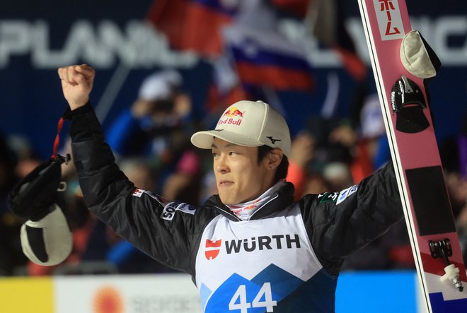 Rjoju Kobajaši je v svojo korist odločil tekmo v Lahtiju. FOTO: Borut Živulović/Reuters
