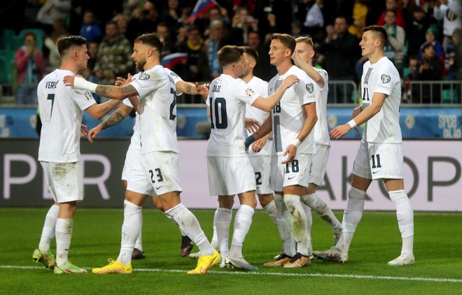 Slovenski nogoemtaši so premagali San Marino in se zavihteli na vrh kvalifikacijske skupine H za uvrstitev na evropsko prvenstvo v Nemčiji prihodnje leto. FOTO: Blaž Samec
