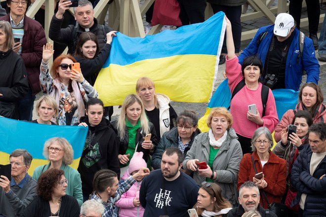 V AI pozdravljajo oster odziv mednarodne skupnosti na rusko agresijo v Ukrajini. FOTO: Vatican Media/Reuters