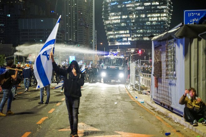 Protesti v Tel Avivu se nadaljujejo. FOTO: Itai Ron/Reuters