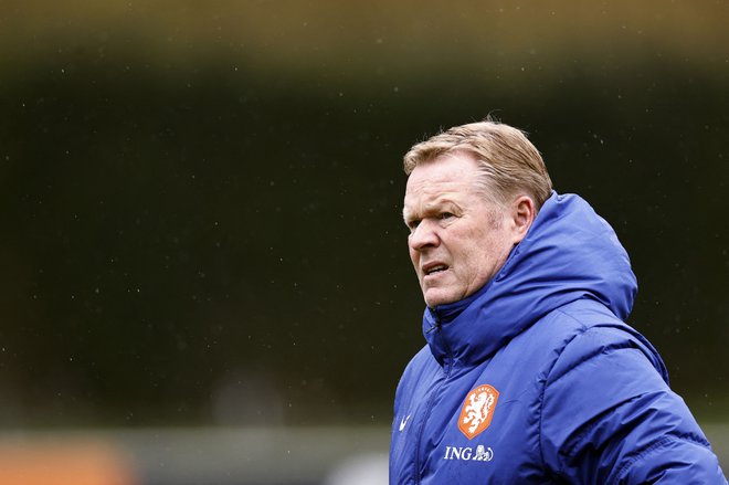 Nizozemski selektor Ronald Koeman ni bil zadovoljen s tem, kar so prikazali njegovi nogometaši. FOTO: Maurice Van Steen/AFP