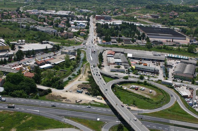 Križišče pri Slavčku in križišče pri Šalari ter nadvoz so najožje prometno grlo za Istro. FOTO: Šuligoj Boris