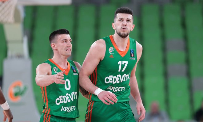 Karlo Matković (desno) in Matic Rebec sta skupaj dosegla 37 točk. FOTO: Cedevita Olimpija