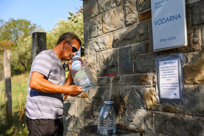 Na vladi poudarjajo, da je rešitev vodooskrbe Istre prednostno vprašanje, a do tega poletja še ni pričakovati bistveno večje količine vode kot leto poprej. FOTO: Črt Piksi/Delo