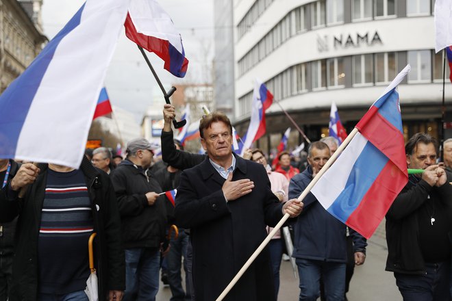 Inštitut 1. oktober zahteva, da jih vlada vključi v pogajanja za višje pokojnine, predsednika Zveze društev upokojencev Slovenije (Zdus) Janeza Sušnika pa naj iz pogajanj odstranijo. FOTO: Leon Vidic/Delo