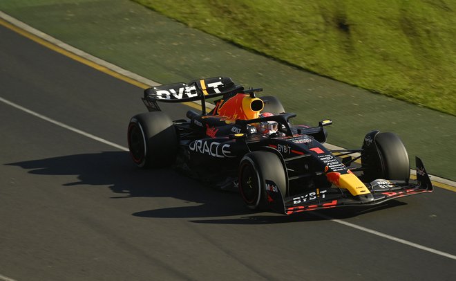 Svetovni prvak Max Verstappen je tudi na nekoliko kaotični dirki formule 1 za veliko nagrado Avstralije zanesljivo prišel do že 37. zmage. FOTO: Jaimi Joy/Reuters