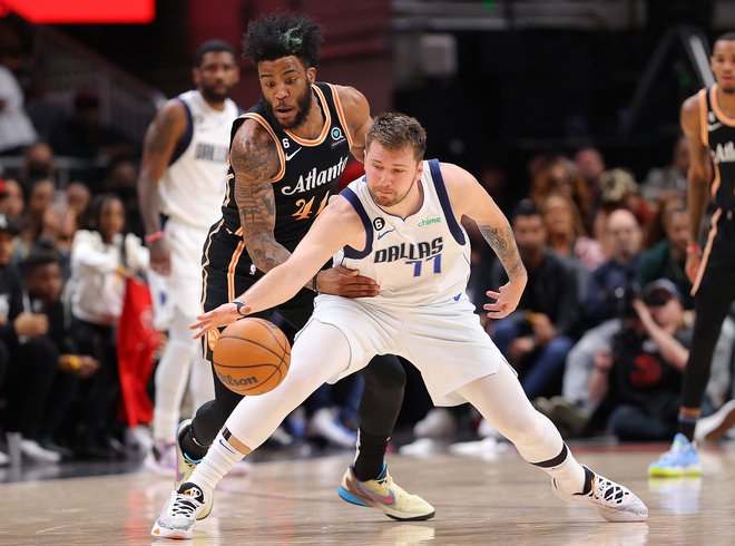 Luka Dončić je tokrat, sicer iz nemogočega položaja, zgrešil tudi zadnji poskus za tri točke, ki bi pomenil preobrat. FOTO: Kevin C. Cox Getty Images/AFP