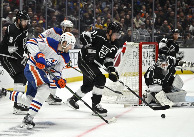 Hokejisti Los Angeles Kings so v severnoameriški ligi NHL doma izgubili proti Edmonton Oilers z 1:3. FOTO: Jayne Kamin-oncea/USA Today Sports/Reuters Con