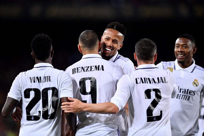 Real Madrid je na Camp Nou uprizoril odlično predstavo in izločil veliko tekmico Barceleno iz kraljevega pokala ter ji preprečil, da bi v tej sezoni osvjila trojno lovoriko. FOTO: Pau Barrena/AFP