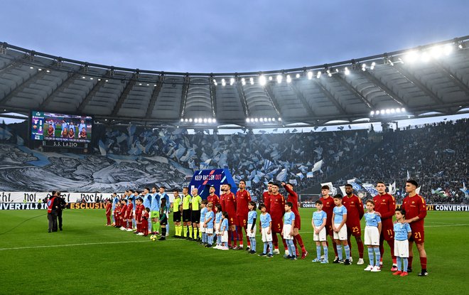 Italijanska policija ima znova polne roke dela s klubi, ki naj bi poslovali mimo zakonov. Med njimi sta tudi oba rimska velikana Roma in Lazio. FOTO: Alberto Lingria/Reuters