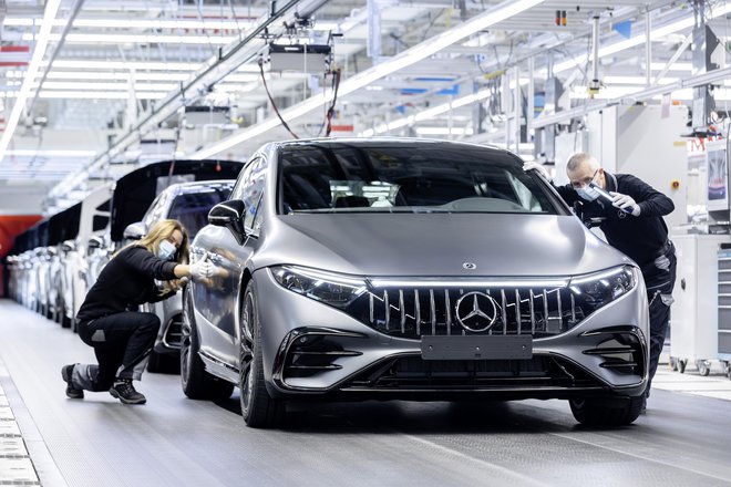 Nemška avtomobilska industrija ima še veliko zalog naročil. Foto Mercedes-benz Ag