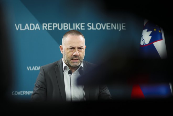 Minister za zdravje Danijel Bešič Loredan ocenjuje, da je interventni zakon pozitivno vplival na določen del čakalnih dob. FOTO: Jože Suhadolnik/Delo