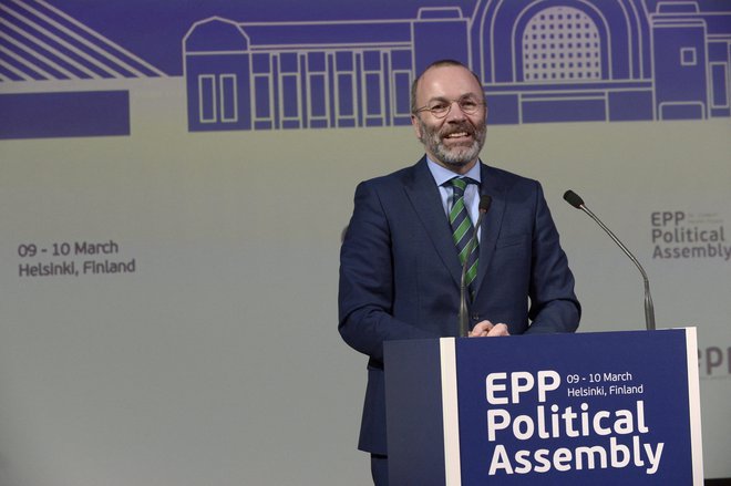 Manfred Weber, ki vodi evropske poslance (EPP) od leta 2014, znotraj svoje politične družine posluša očitke. FOTO: Lehtikuva/Reuters