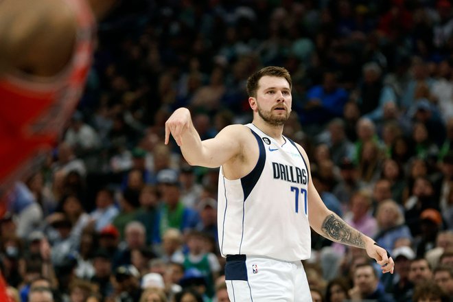 Luka Dončić si zadnjega večera v ligi NBA ne bo ohranil v lepi luči. FOTO: Tim Heitman Getty/AFP