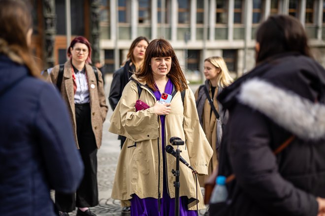 Nedopustno je, da se ministrstvo za zdravje ni odzvalo v tem trenutku, saj se dopolnilno zavarovanje draži in si ga lahko vse manj ljudi privošči, je poudarila Nika Kovač. FOTO: Črt Piksi