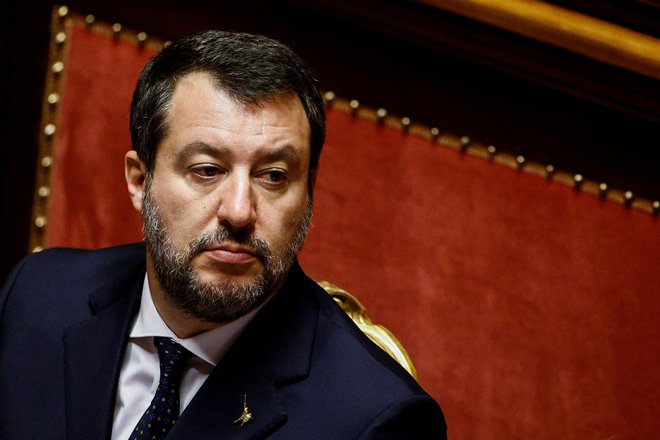 Sodišče v Rimu je že leta 2021 razsodilo, da je vračanje beguncev, ki ga zahteva italijanski minister Matteo Salvini, nezakonito. FOTO: Guglielmo Mangiapane/Reuters