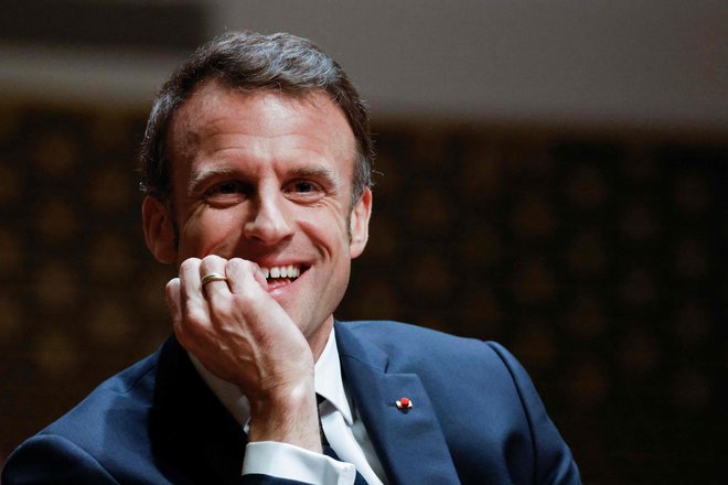 Predsednik Emmanuel Macron je iz tedna v teden manj priljubljen. FOTO: Ludovic Marin/AFP