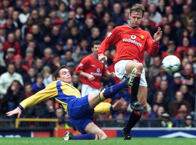 Pri Manchester Unitedu je Teddy Sheringham opravil z vlogo prvega strelca na vasi. Foto Ian Hodgson/Reuters