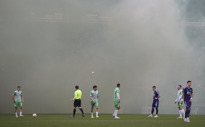 Po derbiju so se nad 1. SNL razblinile zadnje meglice. FOTO: Jože Suhadolnik/Delo