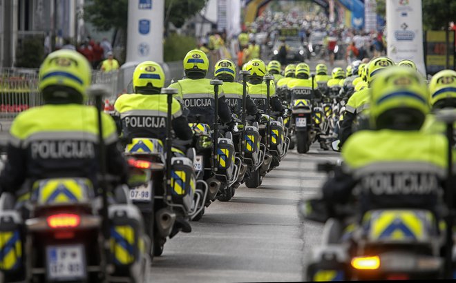 Sam vidim dodano vrednost v možnostih primerjav med zapisanim o organizaciji delovanja naše policije in drugimi državnimi institucijami s področja zagotavljanja pravne varnosti in pravic državljanov/-k. FOTO: Blaz Samec/Delo